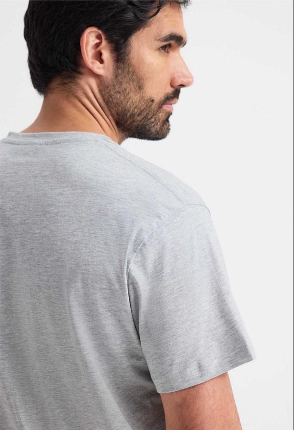 Klassisches T-Shirt mit V-Ausschnitt UC 317
