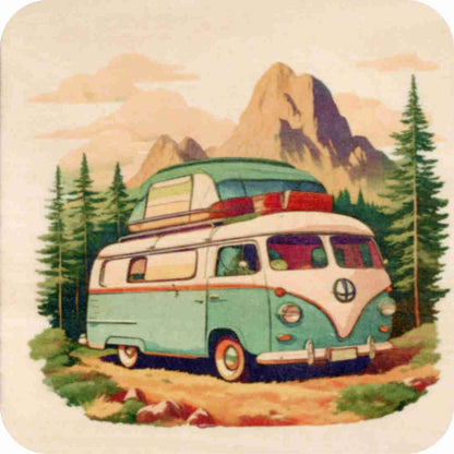 Acht Sperrholz-Untersetzer mit originellen Camping-Motiven im Set