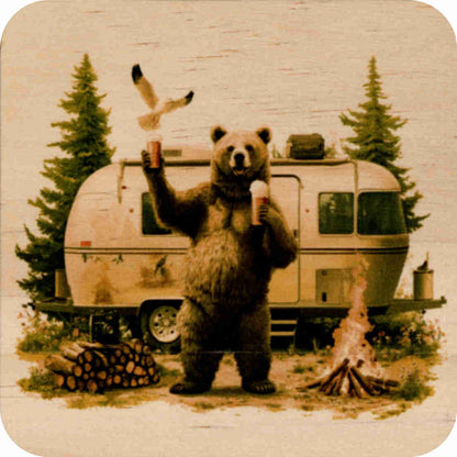 Acht Sperrholz-Untersetzer mit originellen Camping-Motiven im Set